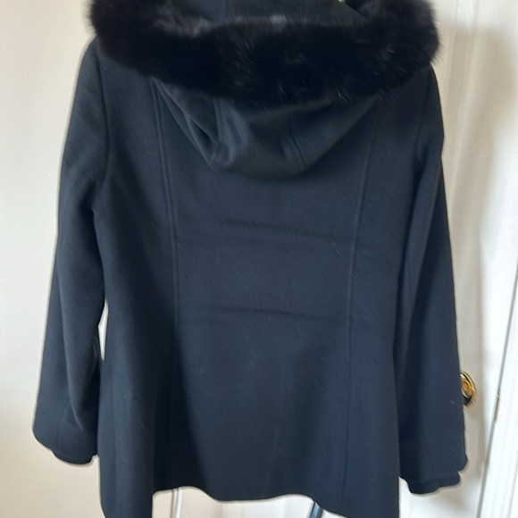 Short car coat with the real fox hood trimming - Picture 4 of 4